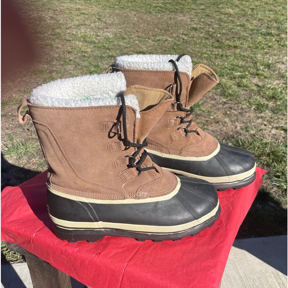 Men’s Ozark Trail boots SZ. 11